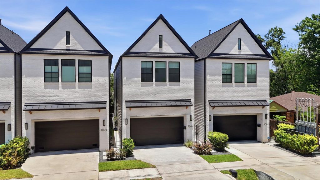 Image 43 of property listing at 5004 Darling Street, Houston, TX 77007