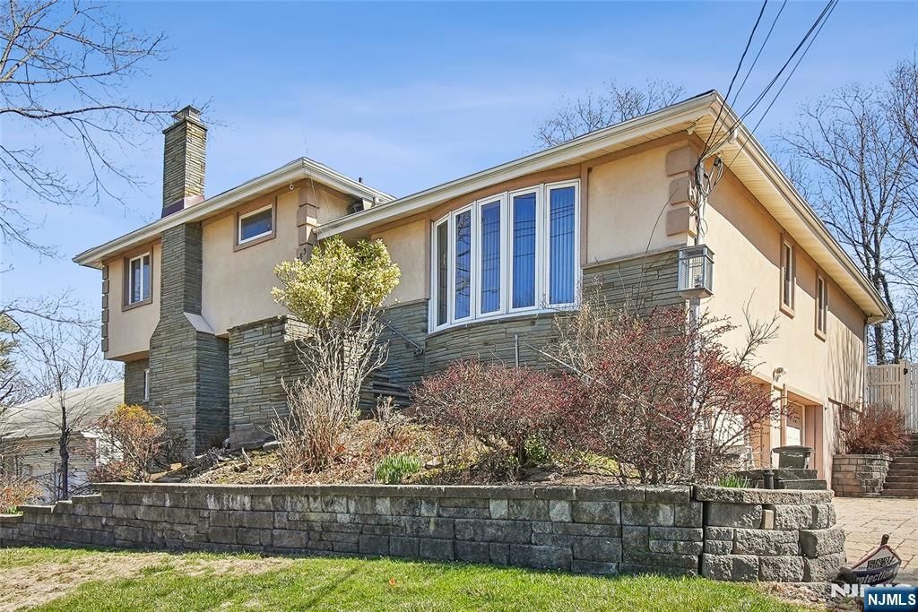 583 Ridgeland Terrace, Leonia, NJ 07605