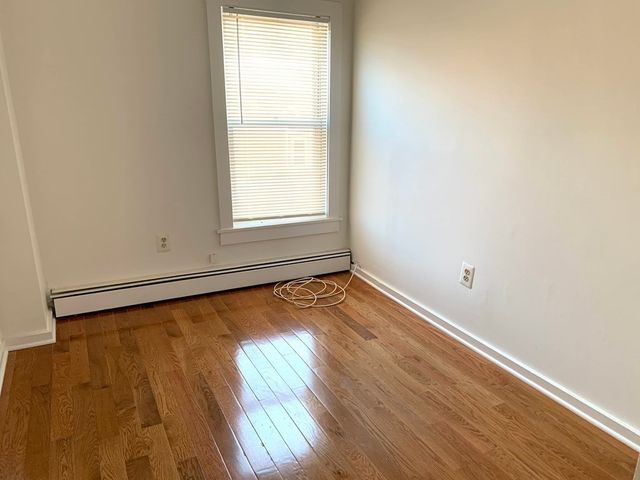 712 Lawrence St 2, Lowell, MA 01852