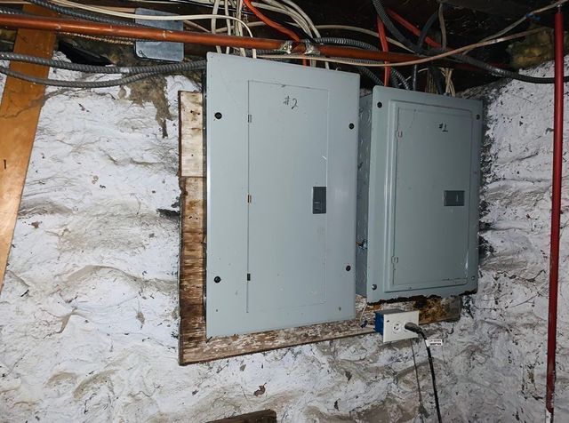 712 Lawrence St 2, Lowell, MA 01852