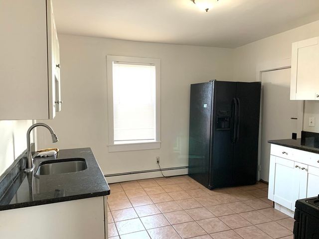 712 Lawrence St 2, Lowell, MA 01852