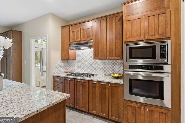 5611 Brooke Ridge Drive, Atlanta, GA 30338