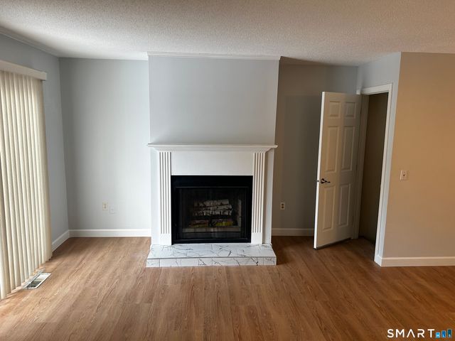 151 Wynwood Drive 151, Enfield, CT 06082