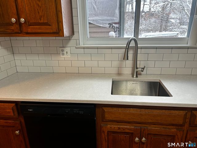 151 Wynwood Drive 151, Enfield, CT 06082