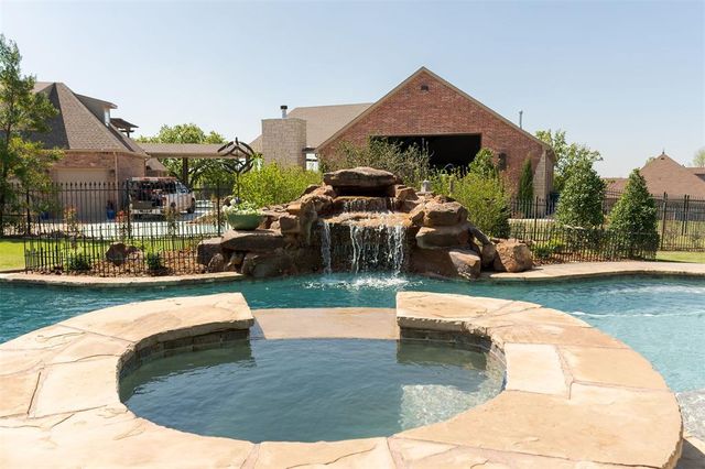13501 Raintree Lane, Edmond, OK 73013