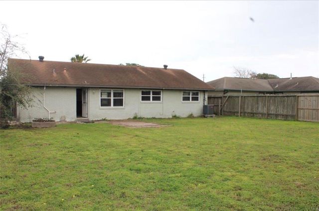 2421 Pine, Galveston, TX 77551