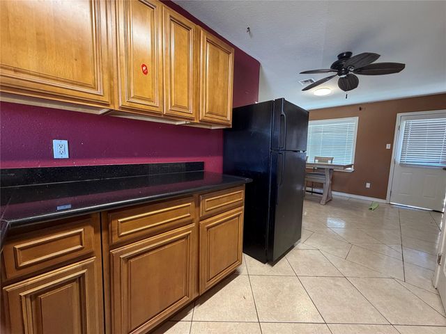 2421 Pine, Galveston, TX 77551