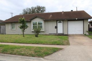 2421 Pine, Galveston, TX 77551