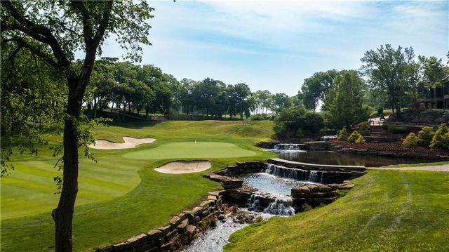 17150 Galloway Drive, Stilwell, KS 66085