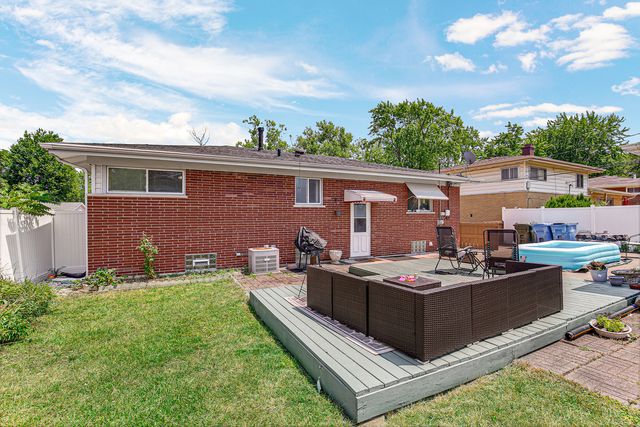140 Mildred Lane, Chicago Heights, IL 60411