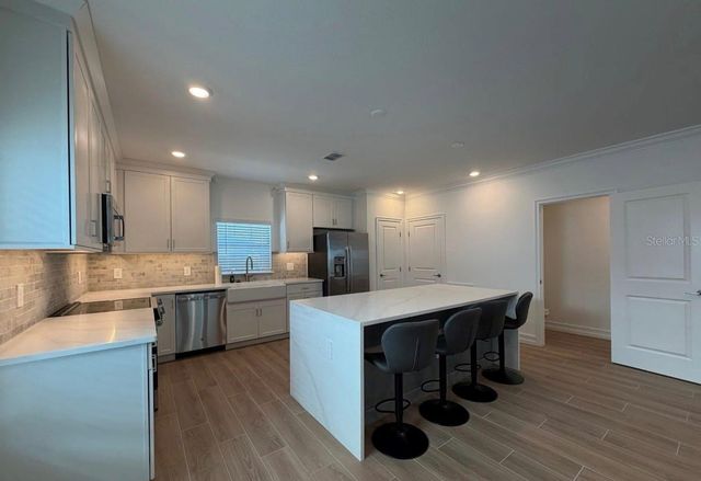 1523 W CHESTNUT STREET, Tampa, FL 33607