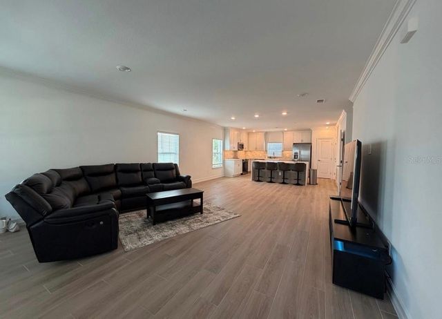 1523 W CHESTNUT STREET, Tampa, FL 33607