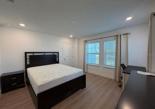1523 W CHESTNUT STREET, Tampa, FL 33607