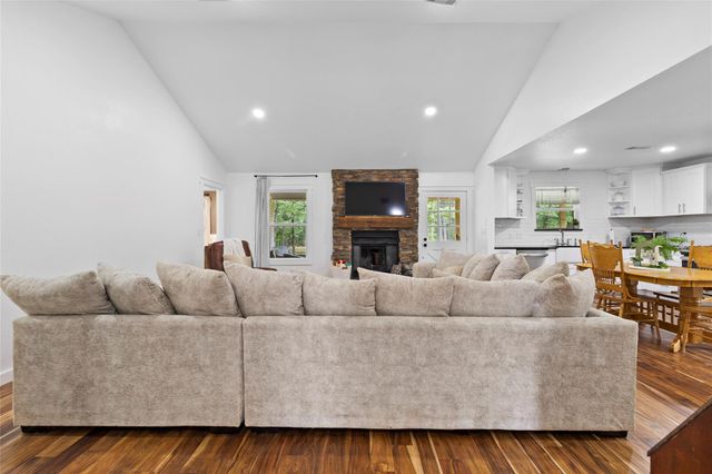 452 N Ghost Branch Road, Trinity, TX 75862