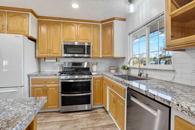 11990 Jack Pine Lane, Redding, CA 96003