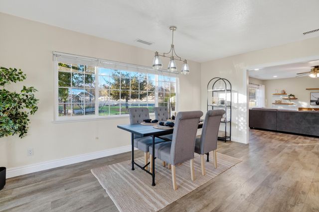 11990 Jack Pine Lane, Redding, CA 96003