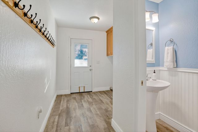 11990 Jack Pine Lane, Redding, CA 96003