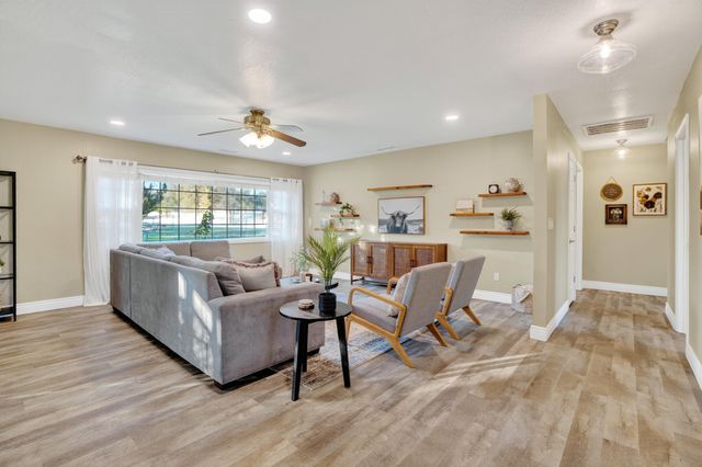 11990 Jack Pine Lane, Redding, CA 96003