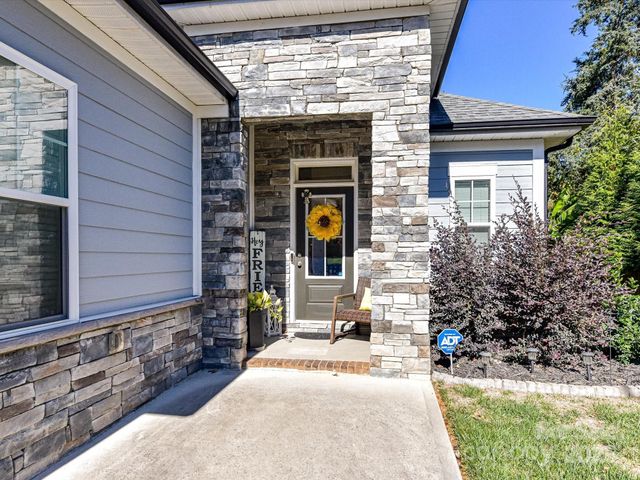 2612 Poplar Cove Drive NW, Concord, NC 28027