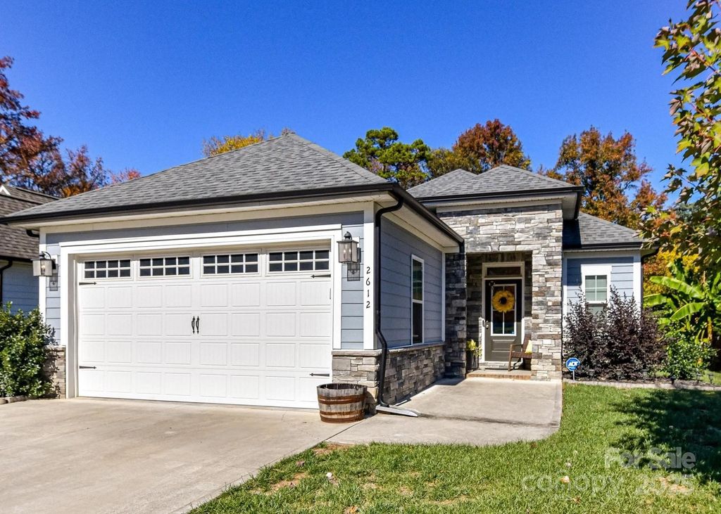 2612 Poplar Cove Drive NW, Concord, NC 28027