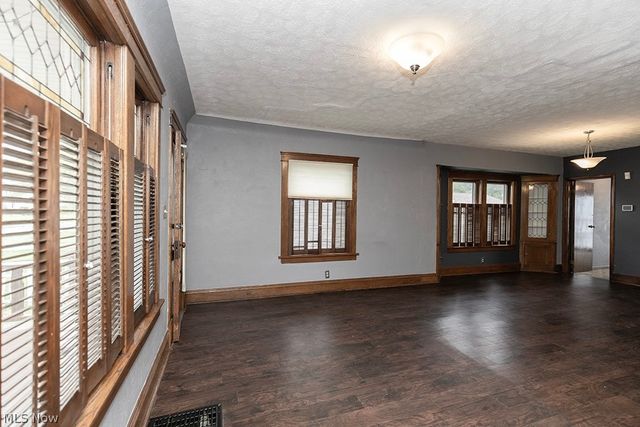 144 Cornell Avenue, Elyria, OH 44035