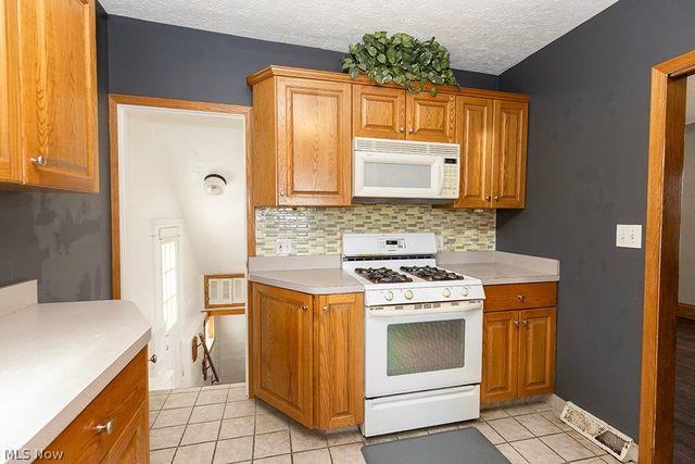 144 Cornell Avenue, Elyria, OH 44035