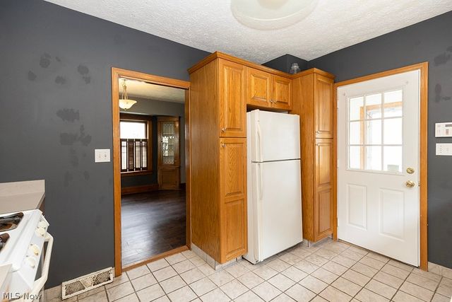 144 Cornell Avenue, Elyria, OH 44035