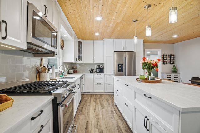 4031 Roanoke Street SE, Prior Lake, MN 55372