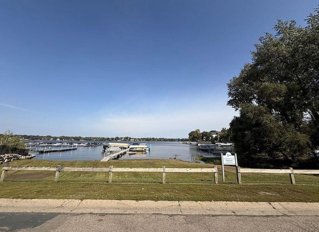 4031 Roanoke Street SE, Prior Lake, MN 55372