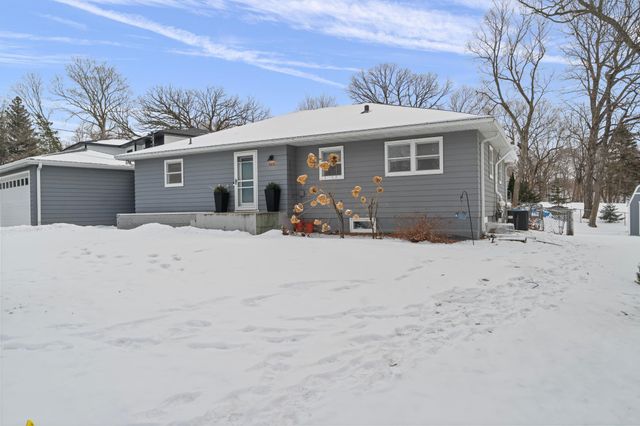 4031 Roanoke Street SE, Prior Lake, MN 55372
