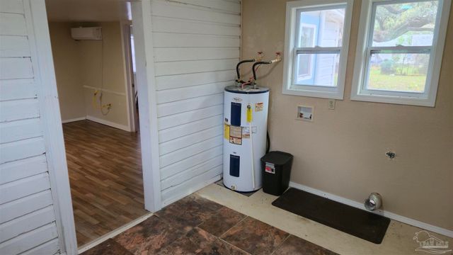 2813 N F St, Pensacola, FL 32501