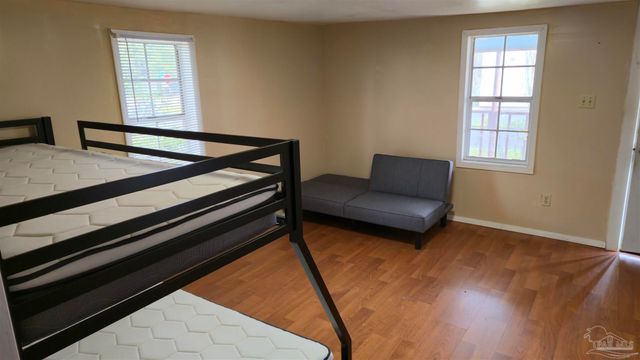 2813 N F St, Pensacola, FL 32501