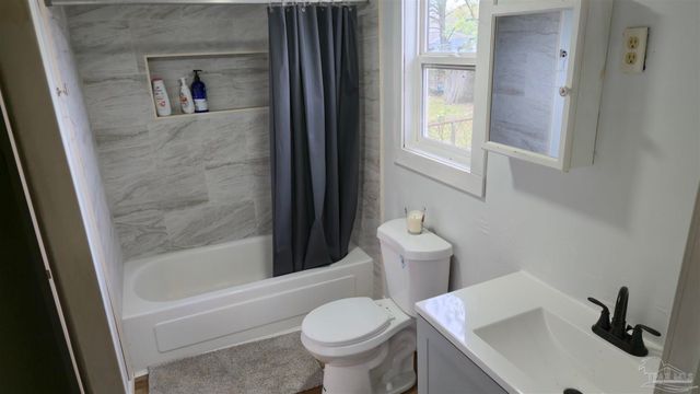 2813 N F St, Pensacola, FL 32501