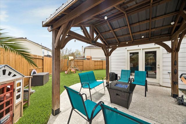 19818 Breezy Cove Court, Tomball, TX 77375