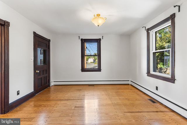9 E COLLEGE AVE, Yardley, PA 19067