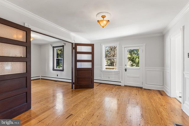 9 E COLLEGE AVE, Yardley, PA 19067