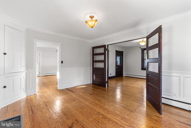 9 E COLLEGE AVE, Yardley, PA 19067