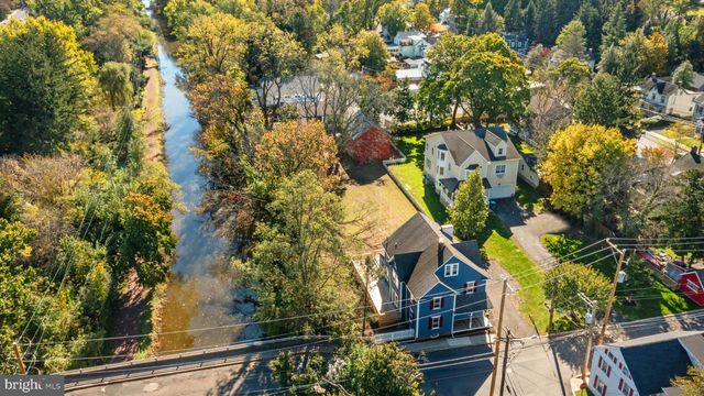 9 E COLLEGE AVE, Yardley, PA 19067