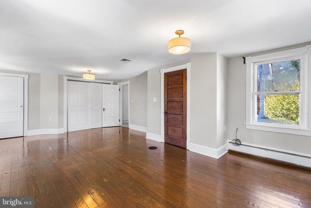 9 E COLLEGE AVE, Yardley, PA 19067