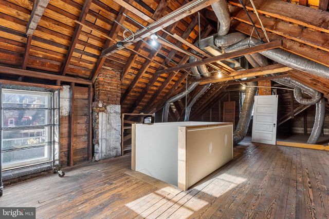 9 E COLLEGE AVE, Yardley, PA 19067