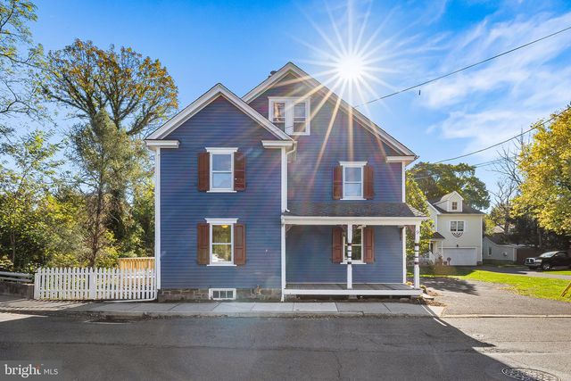 9 E COLLEGE AVE, Yardley, PA 19067