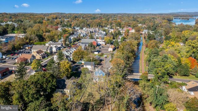9 E COLLEGE AVE, Yardley, PA 19067
