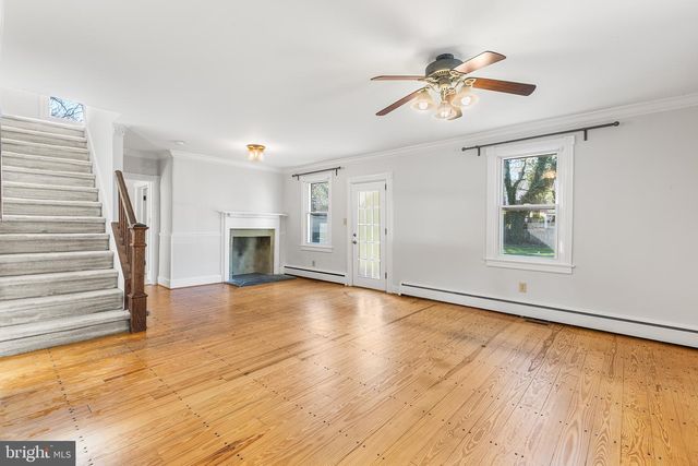 9 E COLLEGE AVE, Yardley, PA 19067
