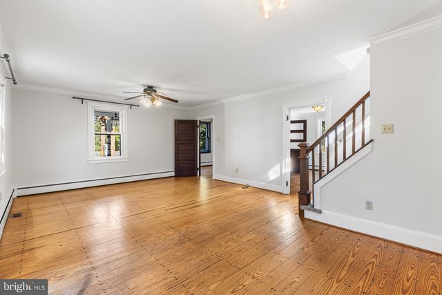 9 E COLLEGE AVE, Yardley, PA 19067
