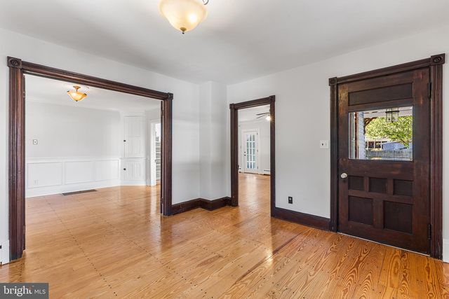 9 E COLLEGE AVE, Yardley, PA 19067