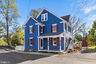 9 E COLLEGE AVE, Yardley, PA 19067