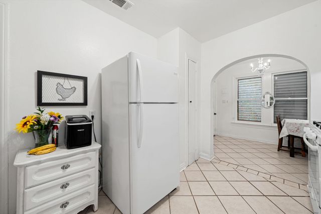 4901 Wharton Drive, Galveston, TX 77551