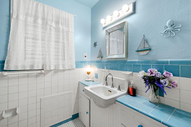 4901 Wharton Drive, Galveston, TX 77551