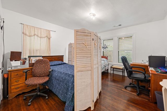 4901 Wharton Drive, Galveston, TX 77551