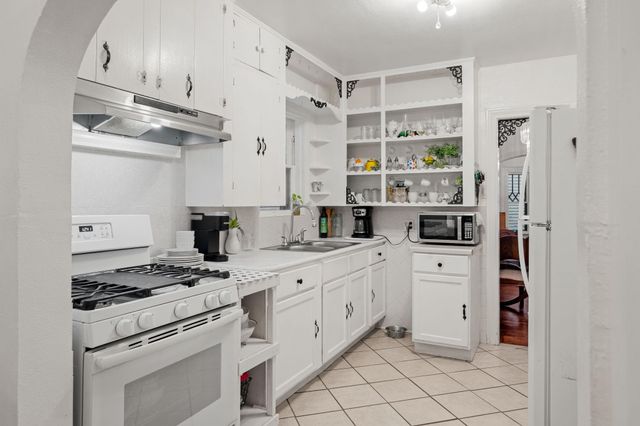 4901 Wharton Drive, Galveston, TX 77551